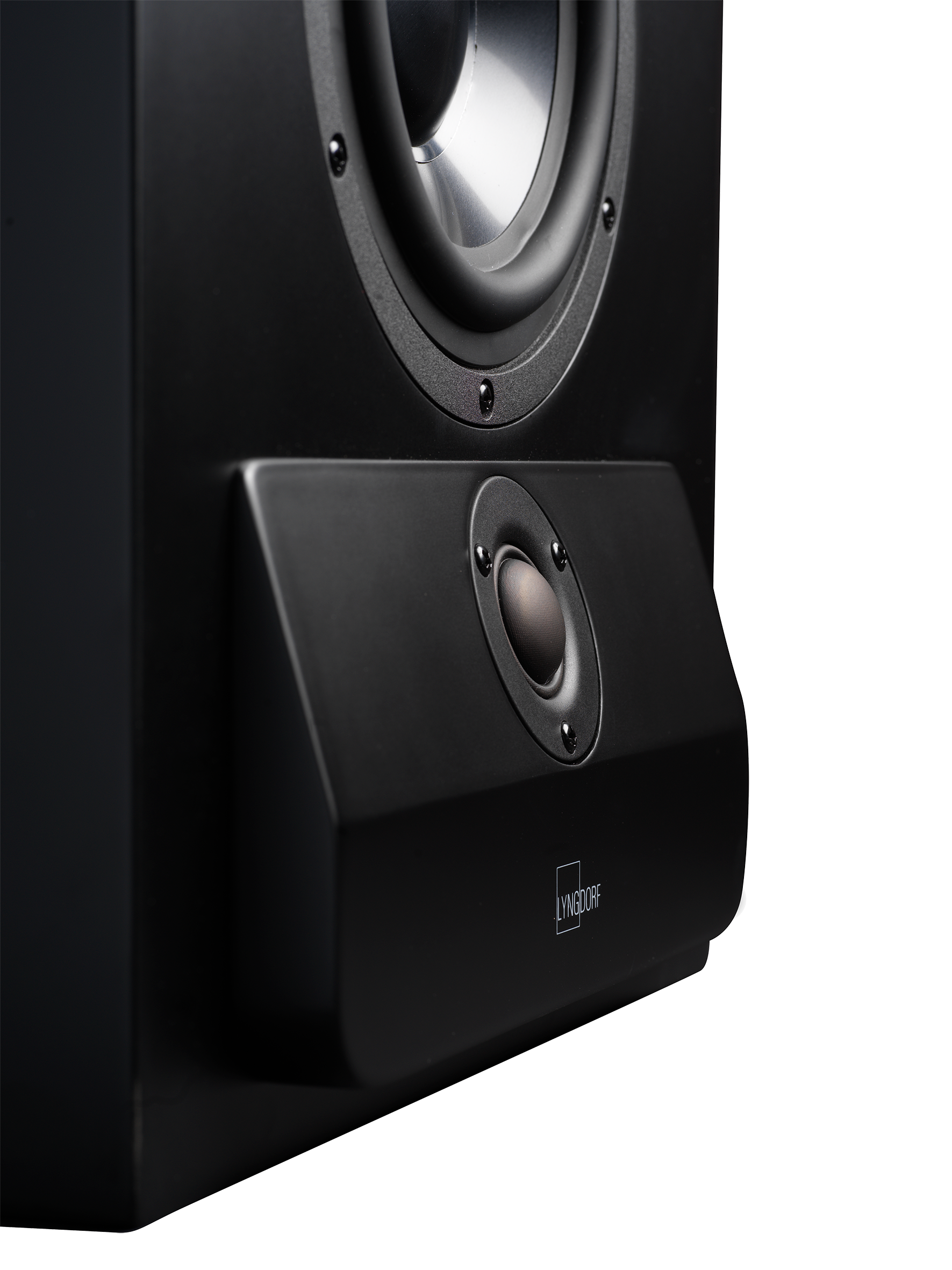Lyngdorf CS-2 en kompakt full-range høyttaler